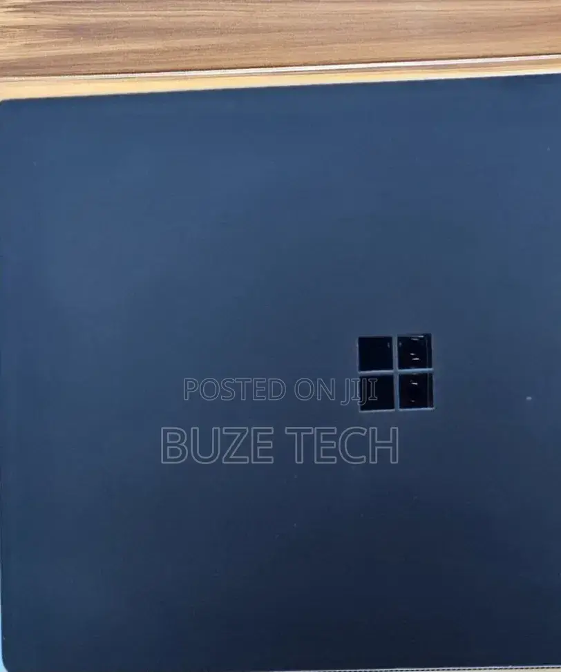 New Laptop Microsoft Surface 16GB Intel Core i7 SSD 256GB