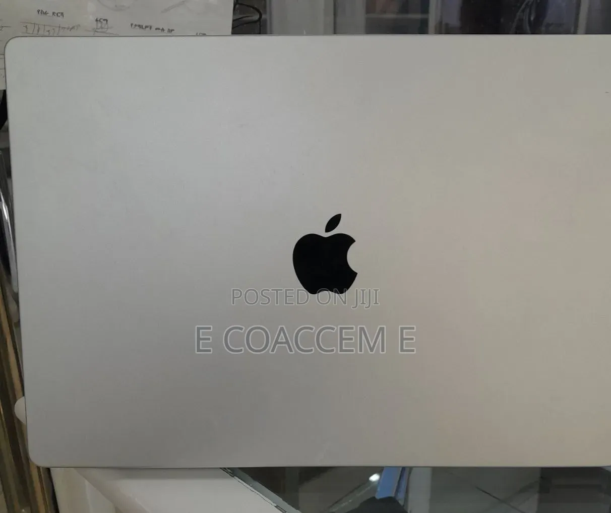 New Laptop Apple MacBook 32GB SSD 1T