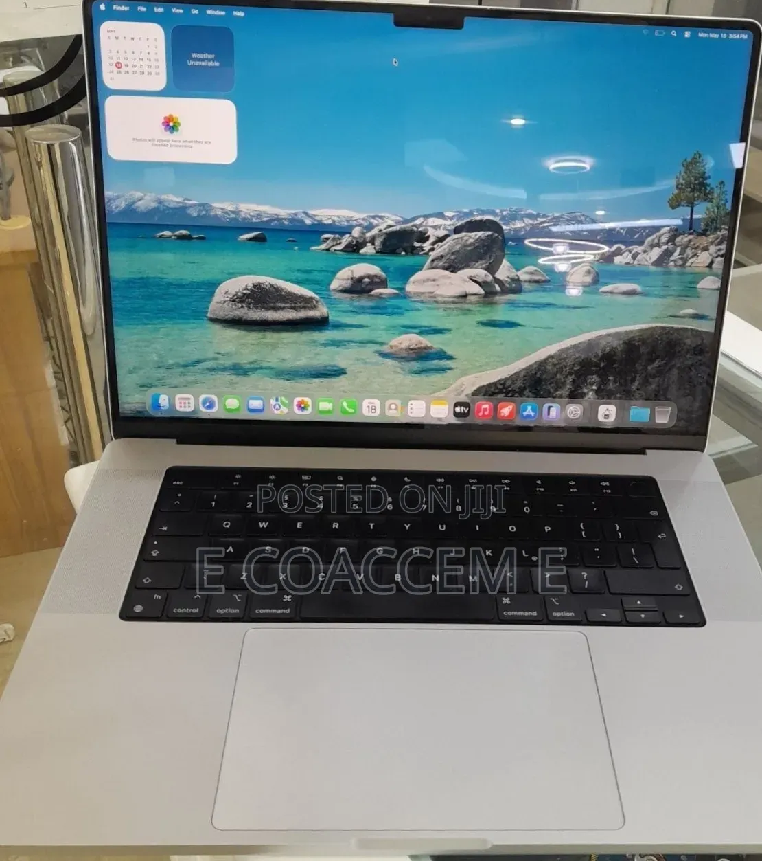 New Laptop Apple MacBook 32GB SSD 1T