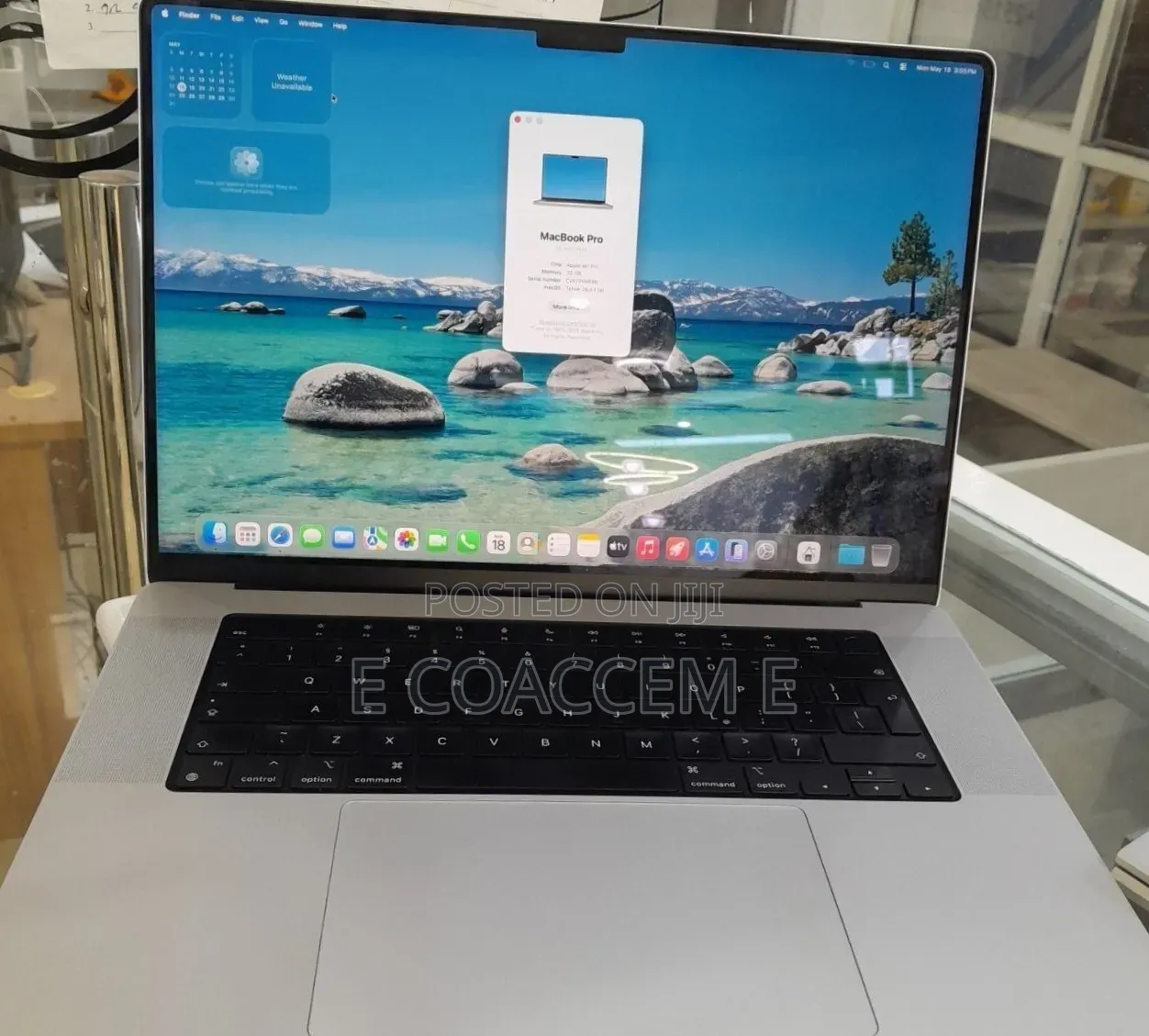 New Laptop Apple MacBook 32GB SSD 1T