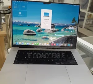 New Laptop Apple MacBook 32GB SSD 1T