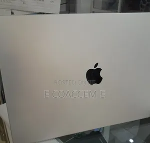 New Laptop Apple MacBook 32GB SSD 1T