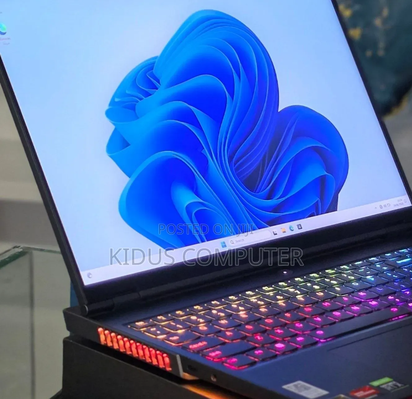 New Laptop Lenovo Legion 9 32GB AMD Ryzen 9 SSD 1T