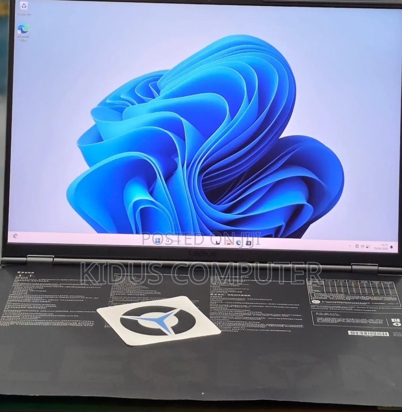 New Laptop Lenovo Legion 9 32GB AMD Ryzen 9 SSD 1T
