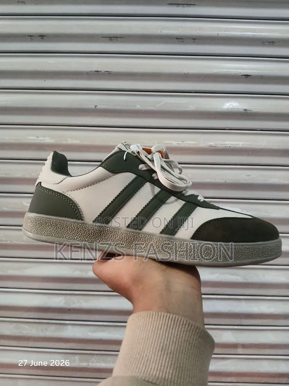 High Quality Classic Casual Sneakers