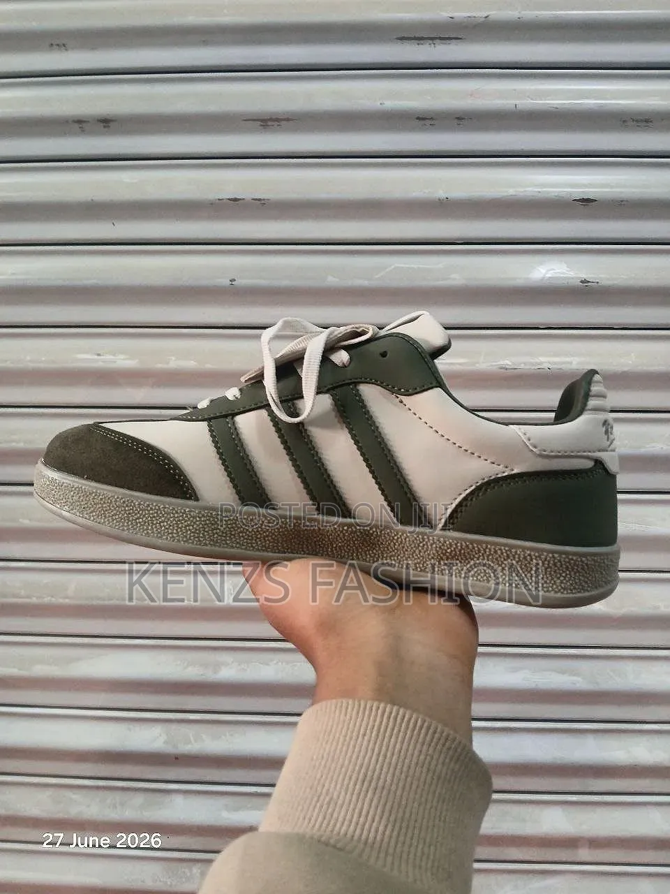 High Quality Classic Casual Sneakers
