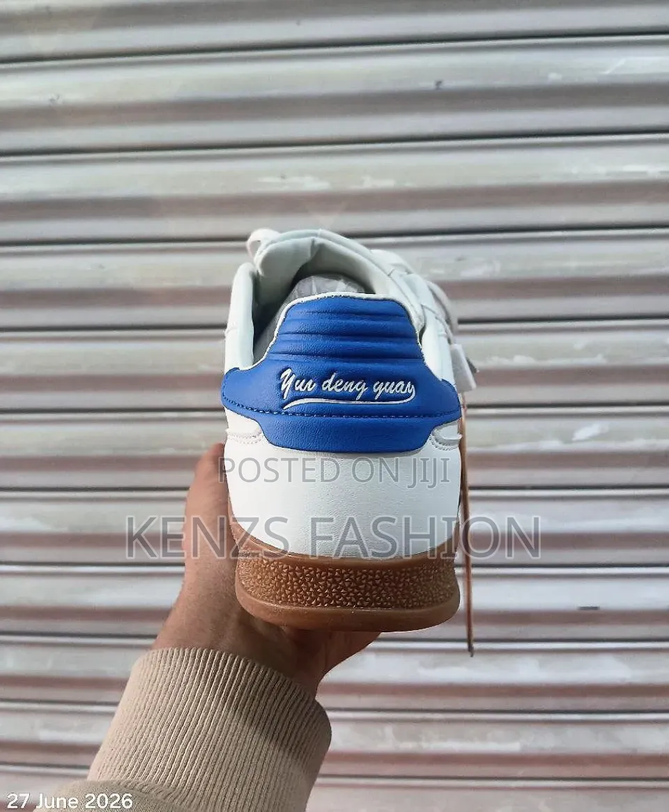 High Quality Classic Casual Sneakers