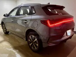 BYD E2 43 kWh 94 hp FWD 2024 Gray