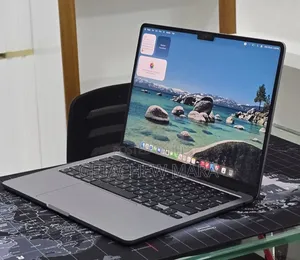 New Laptop Apple MacBook Air 2022 M2 16GB Intel SSD 256GB