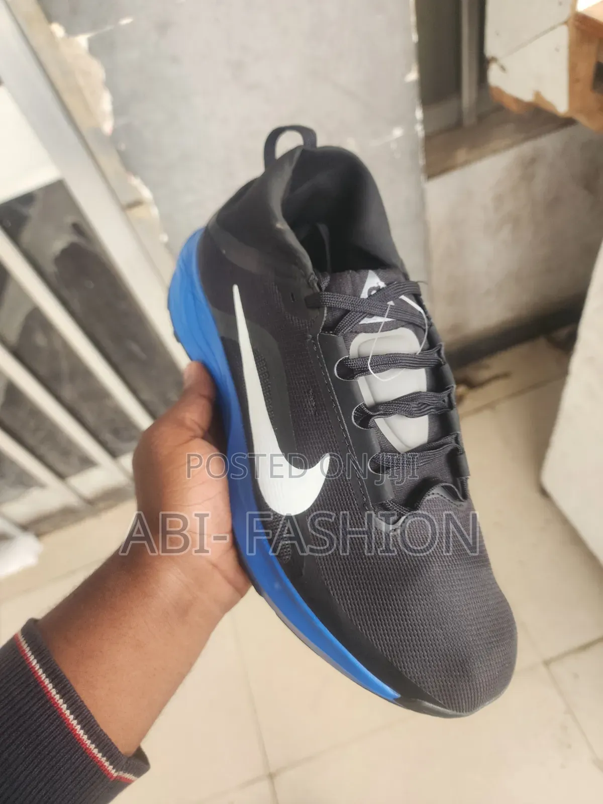 Nike Vomero 18 Running Shoes