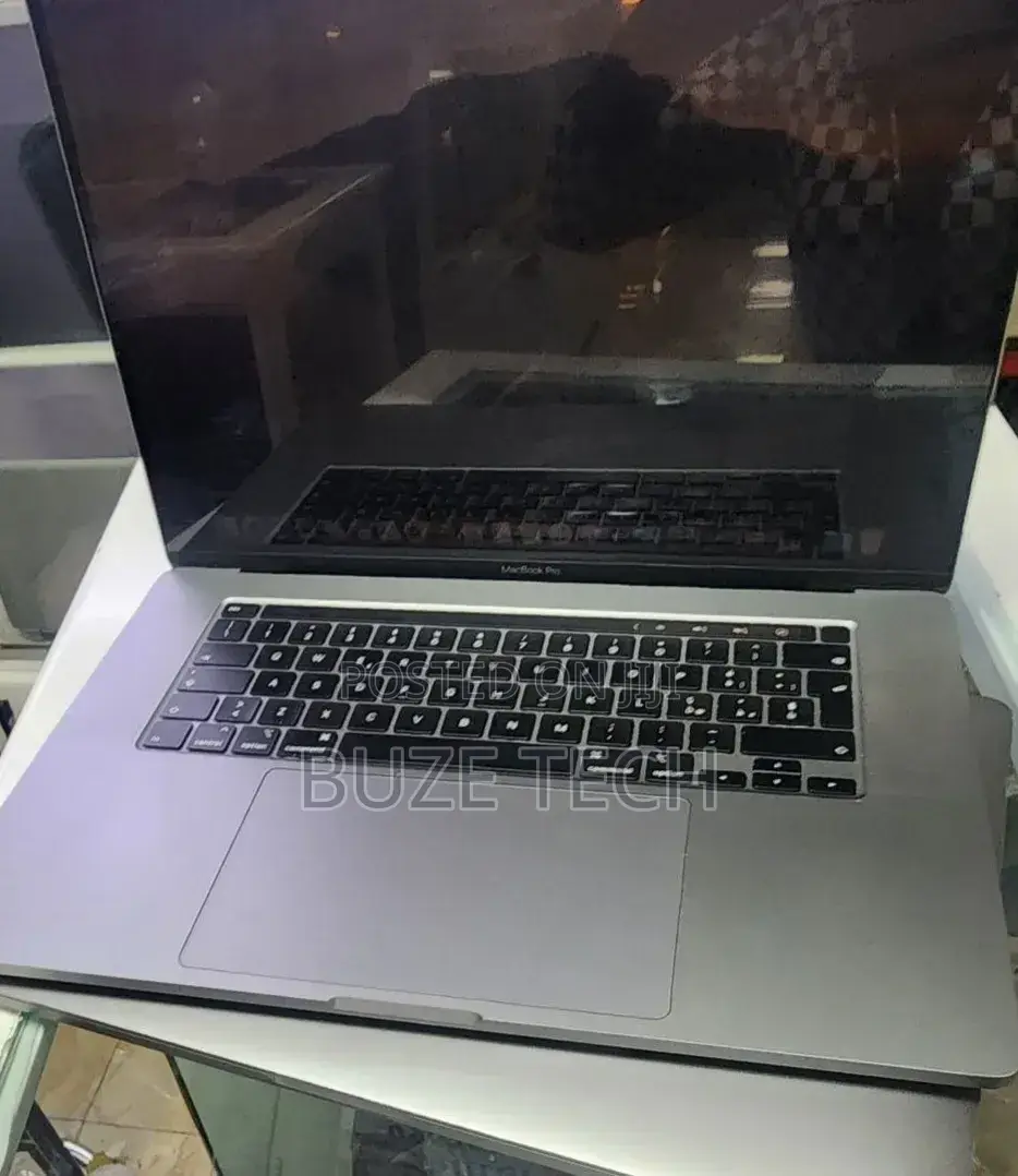 New Laptop Apple MacBook 2019 16GB Intel Core i7 SSD 256GB