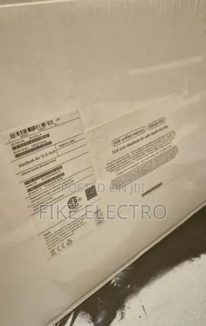 New Laptop Apple MacBook Air 2022 M2 8GB Apple M2 SSD 256GB
