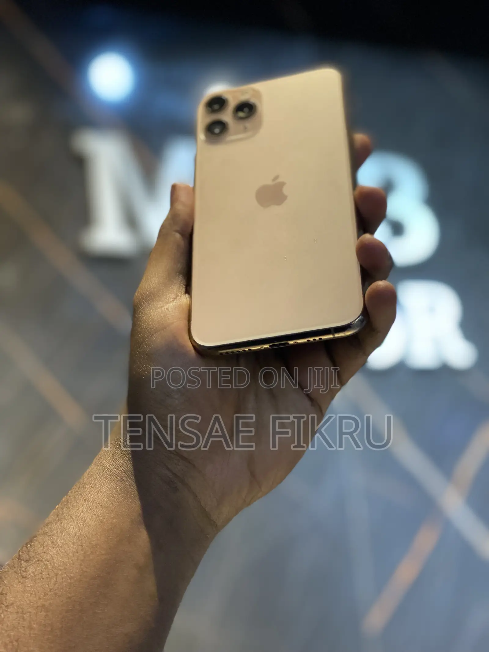 New Apple iPhone 11 Pro Max 256 GB Gold