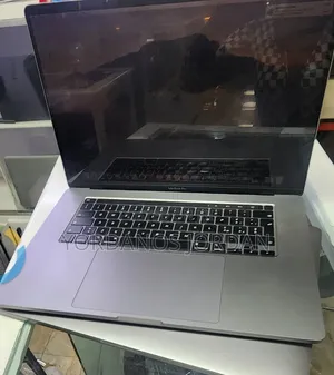 New Laptop Apple MacBook Pro 2019 16GB Intel Core i7 SSD 256GB