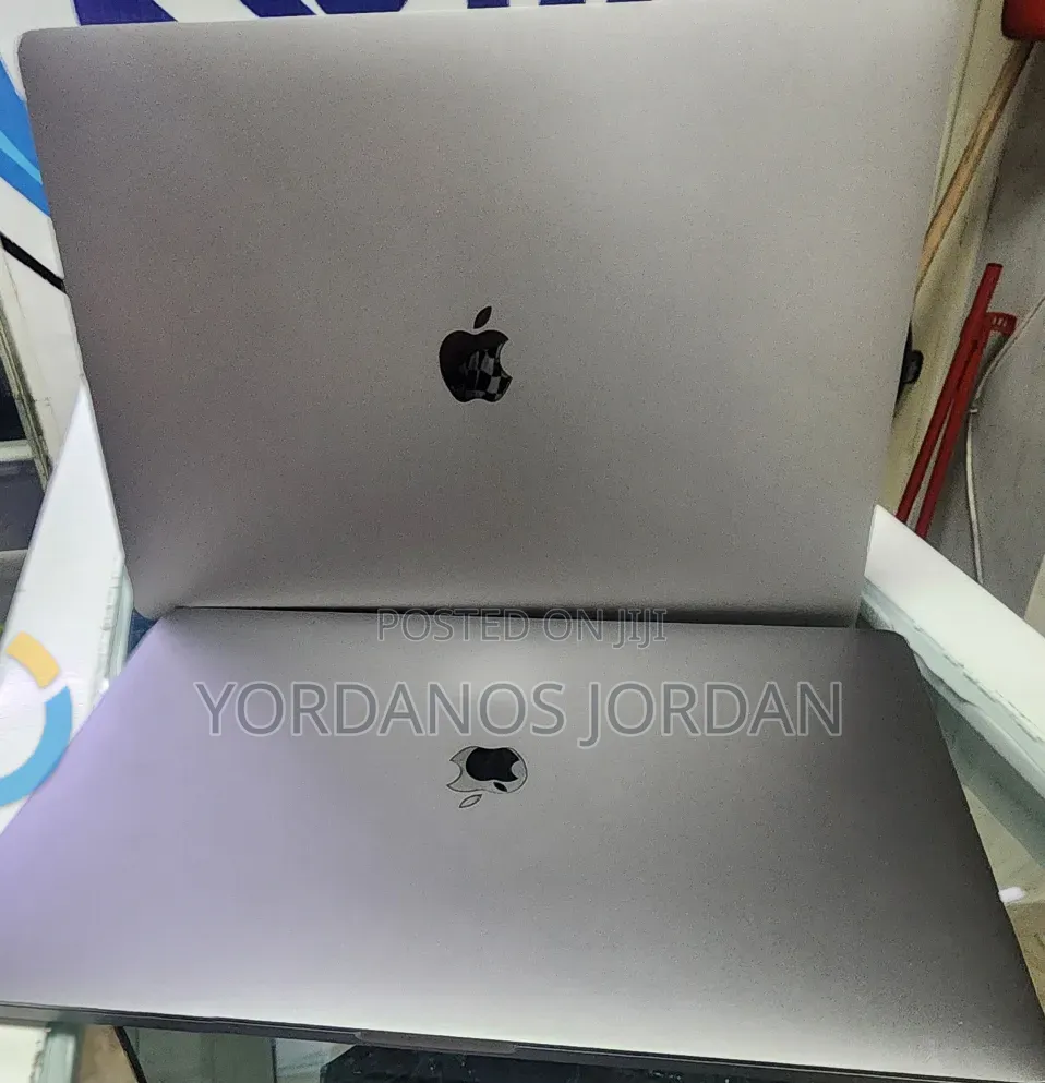 New Laptop Apple MacBook Pro 2019 16GB Intel Core i7 SSD 256GB
