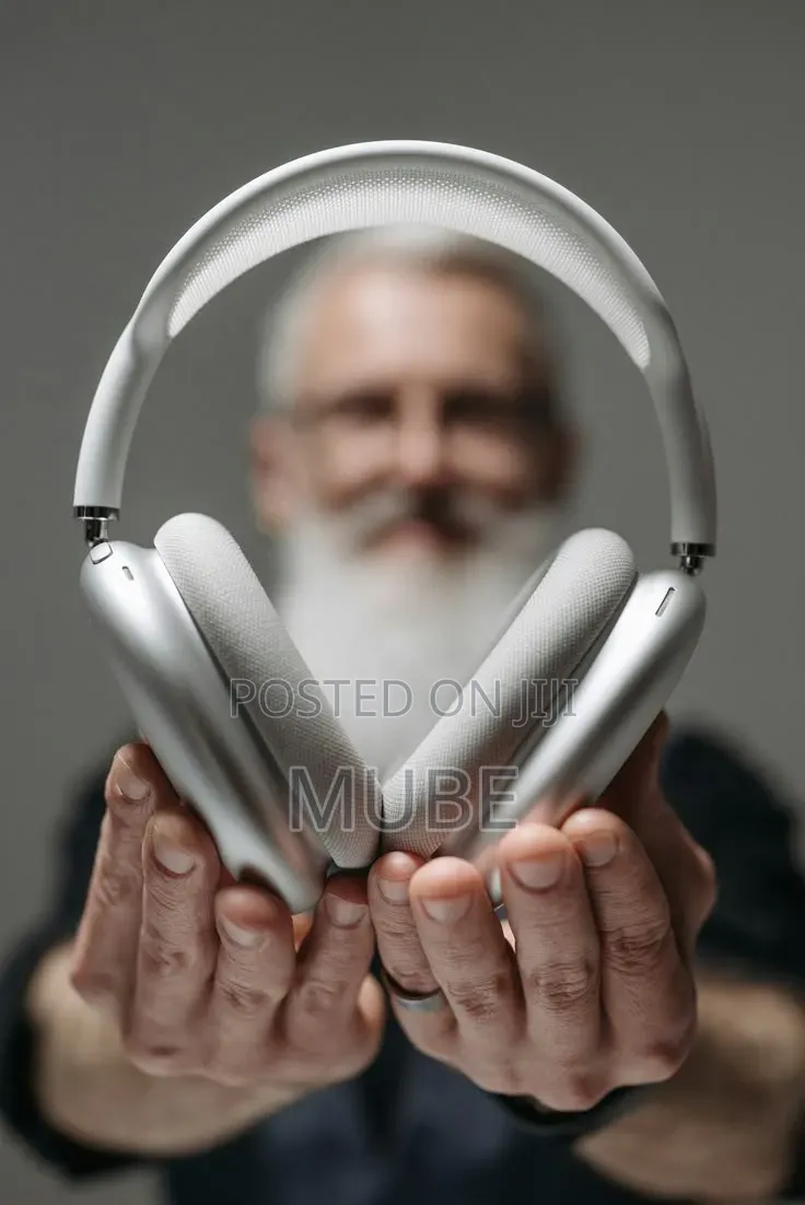 P9 Prestige Wireless Headphones