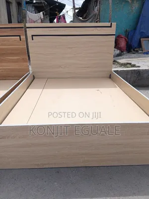 1.50cm ላሚኔት Bed