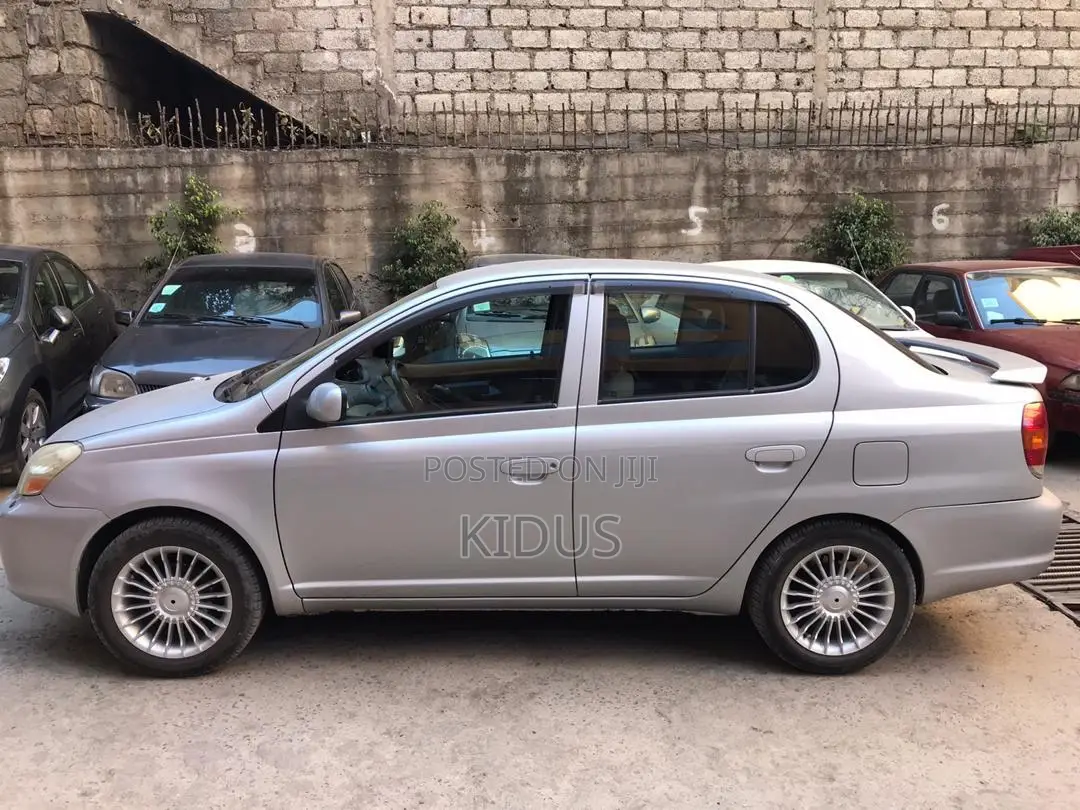 Toyota Platz 1.0 FWD 2005 Silver