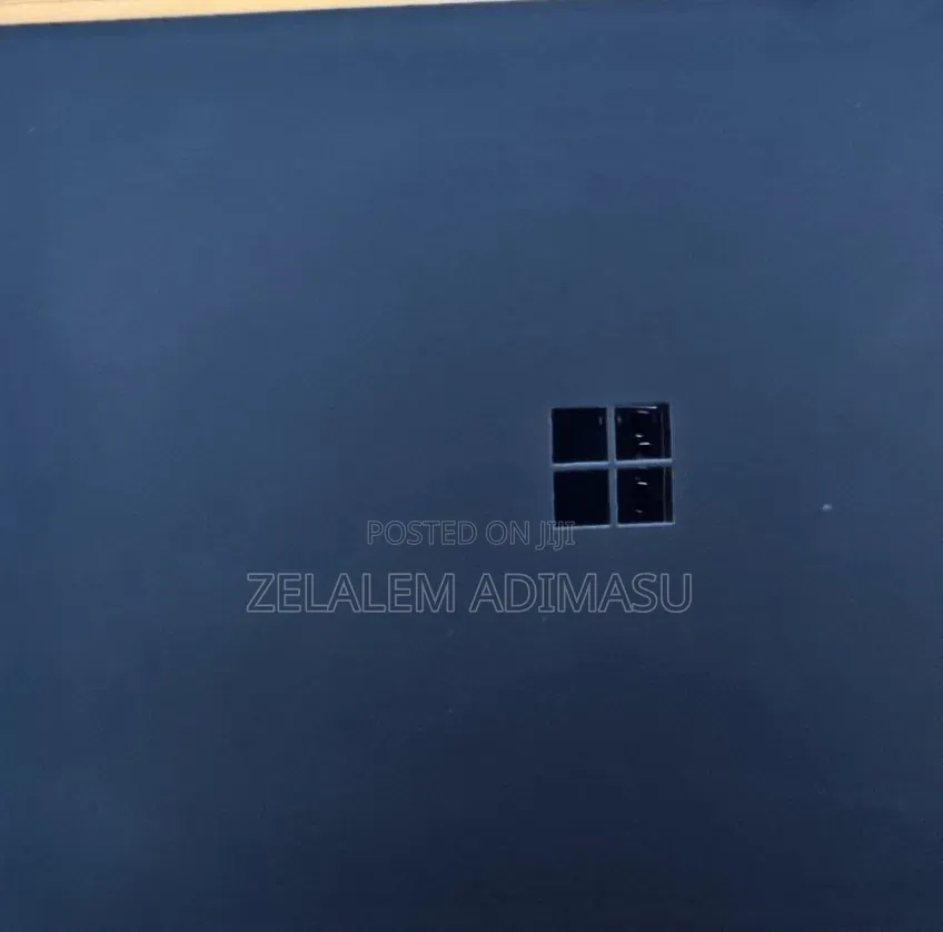 New Laptop Microsoft Surface 8GB Intel Core i7 SSD 256GB