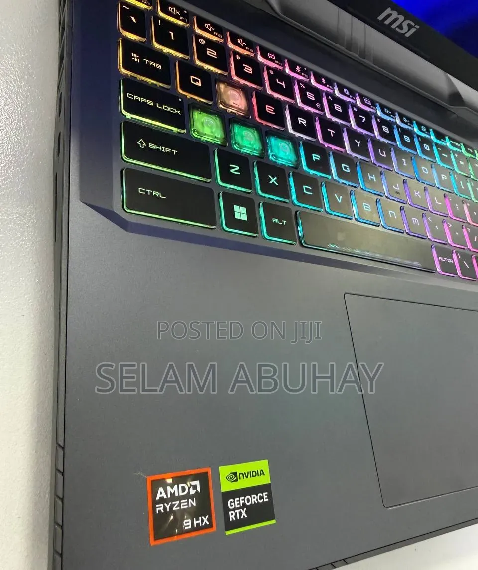 New Laptop MSI Vector 16 HX AI A2XWIG 16GB AMD Ryzen 9 SSD 1T