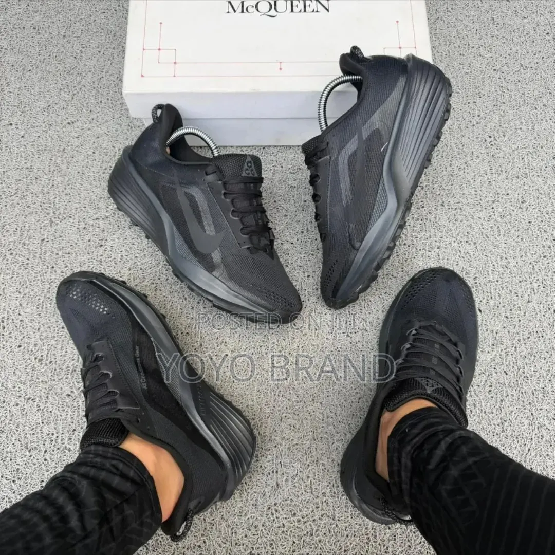 Nike Acg Pegasus Trail-Running Sleek, All-Black "Anthracite"