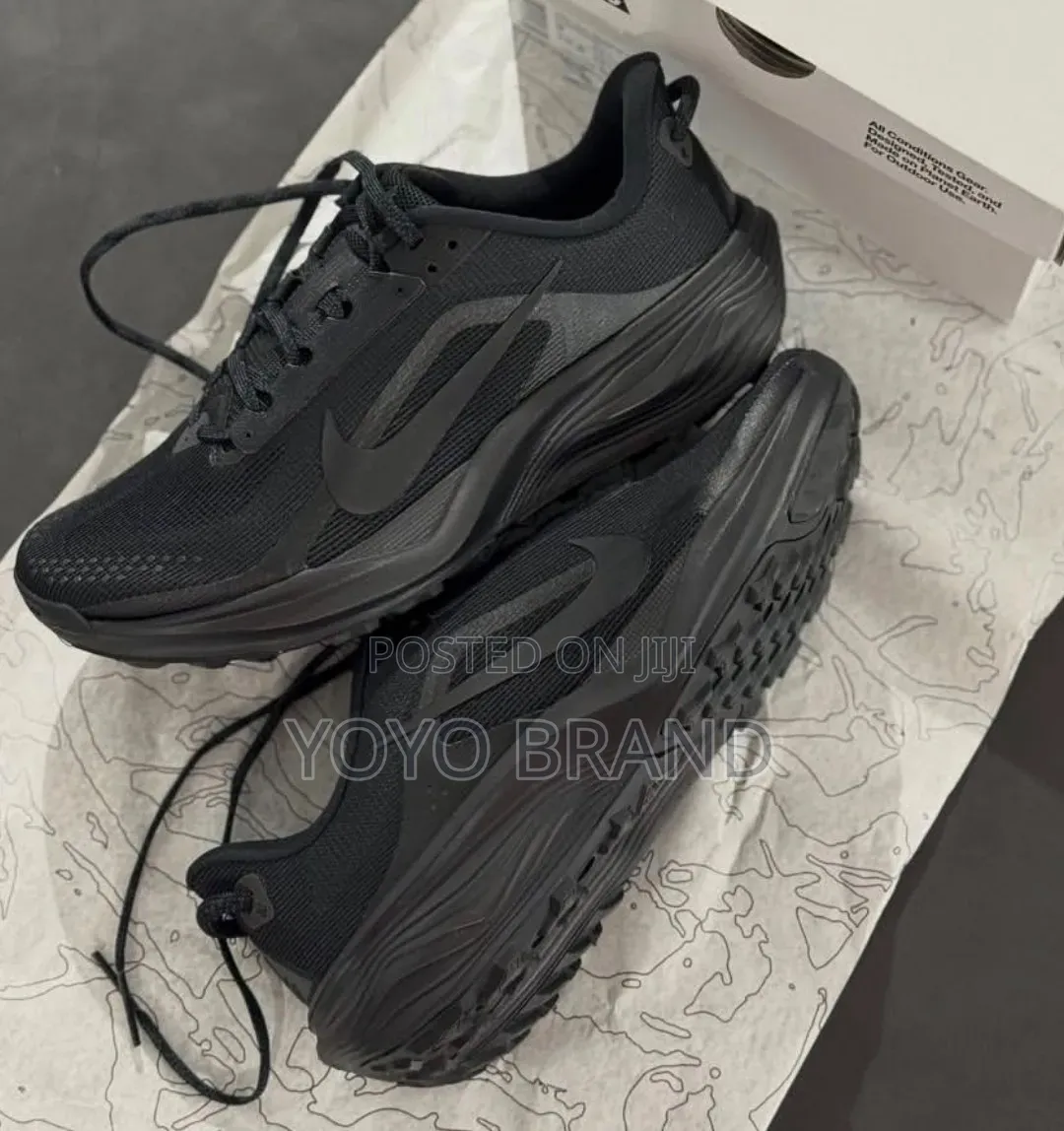 Nike Acg Pegasus Trail-Running Sleek, All-Black "Anthracite"