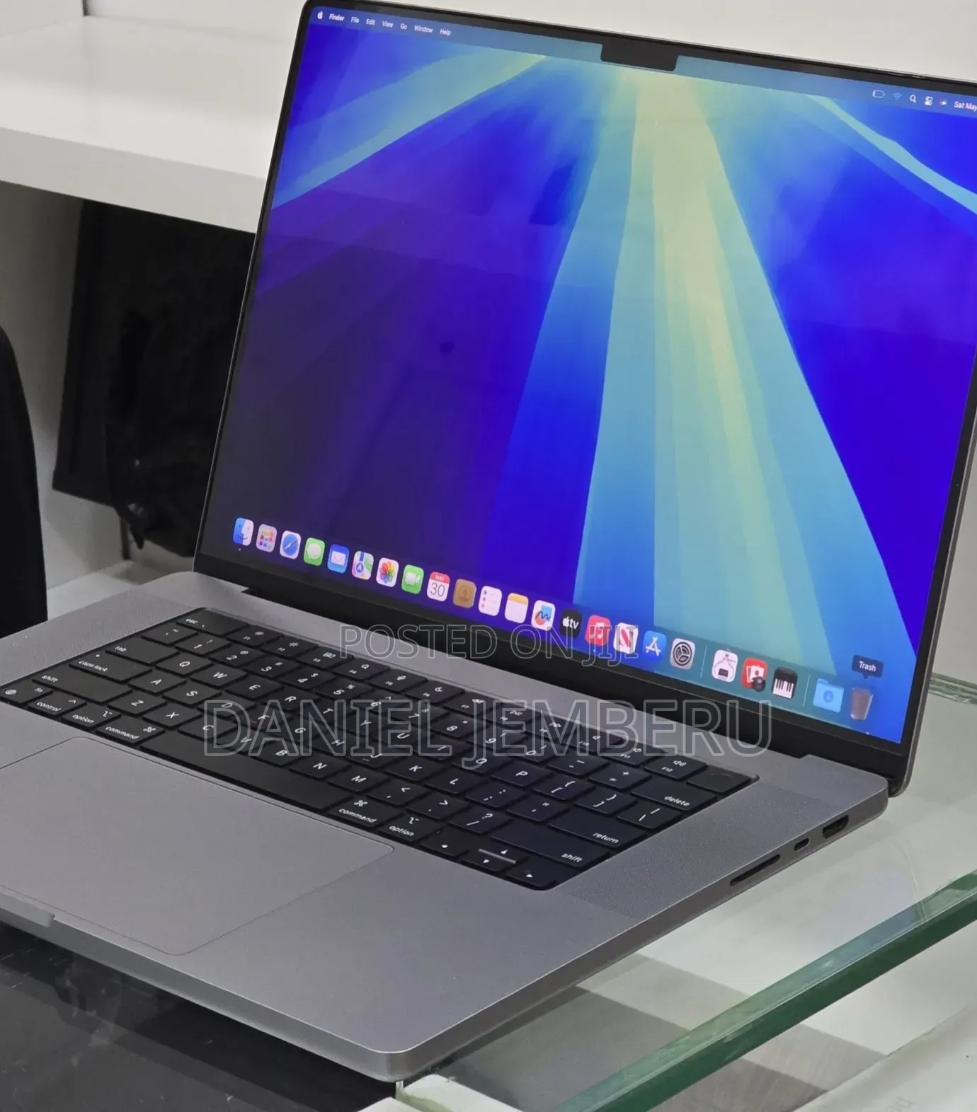 New Laptop Apple MacBook Pro 2021 M1 32GB Apple M1 Max SSD 512GB