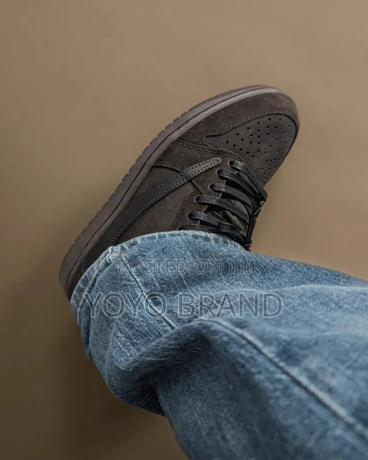 Air Jordan 1 Low X Travis Scott "Velvet Brown