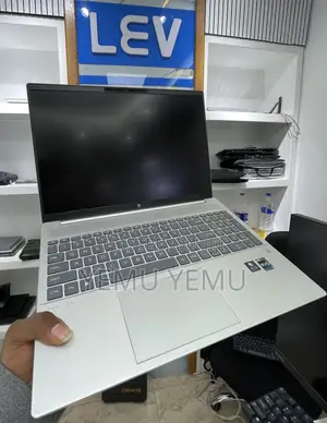 New Laptop HP Pavilion 17 16GB Intel Core i7 SSD 1T