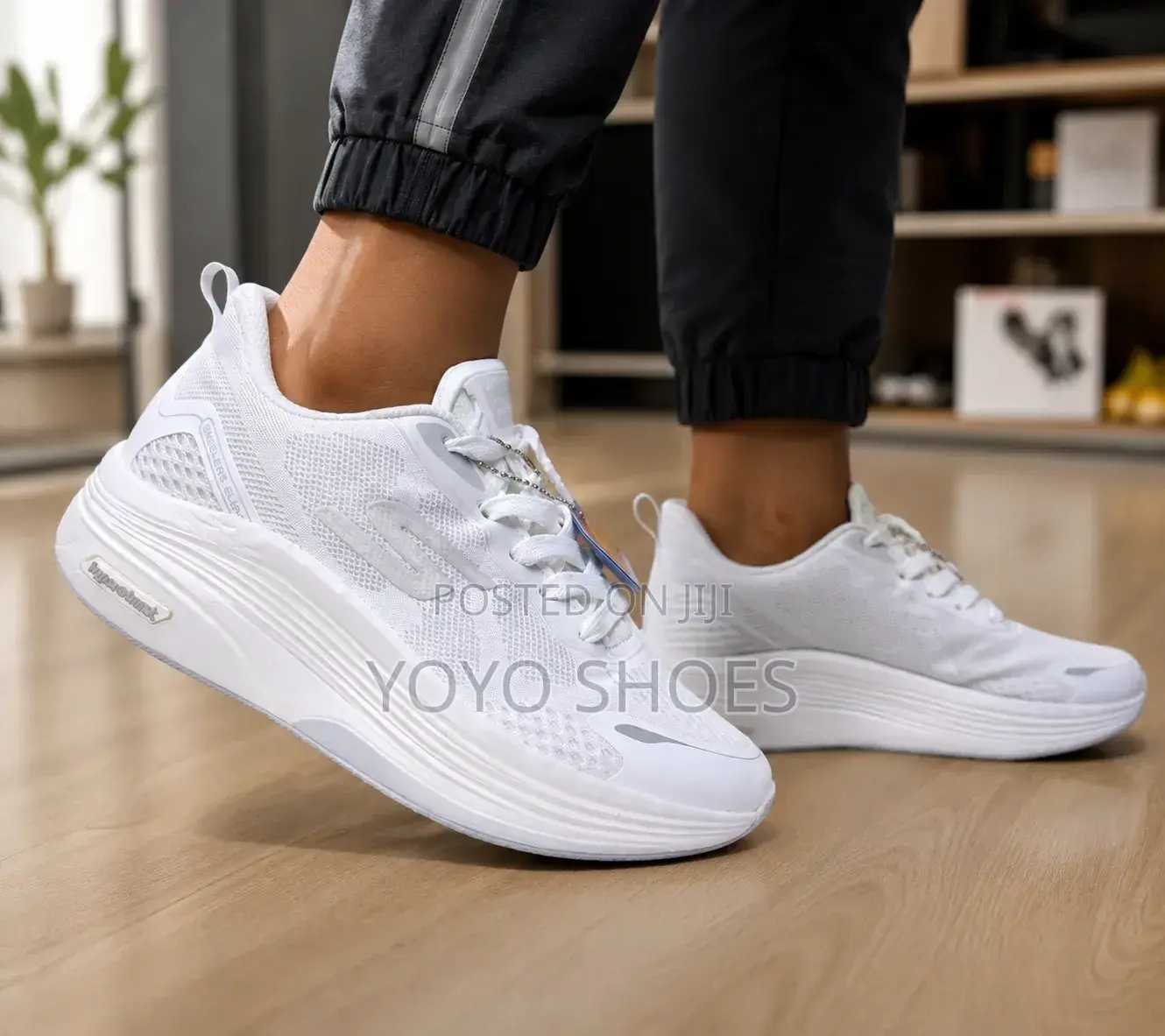 Skechers Max Cushioning Elite White "Hyper Burst"