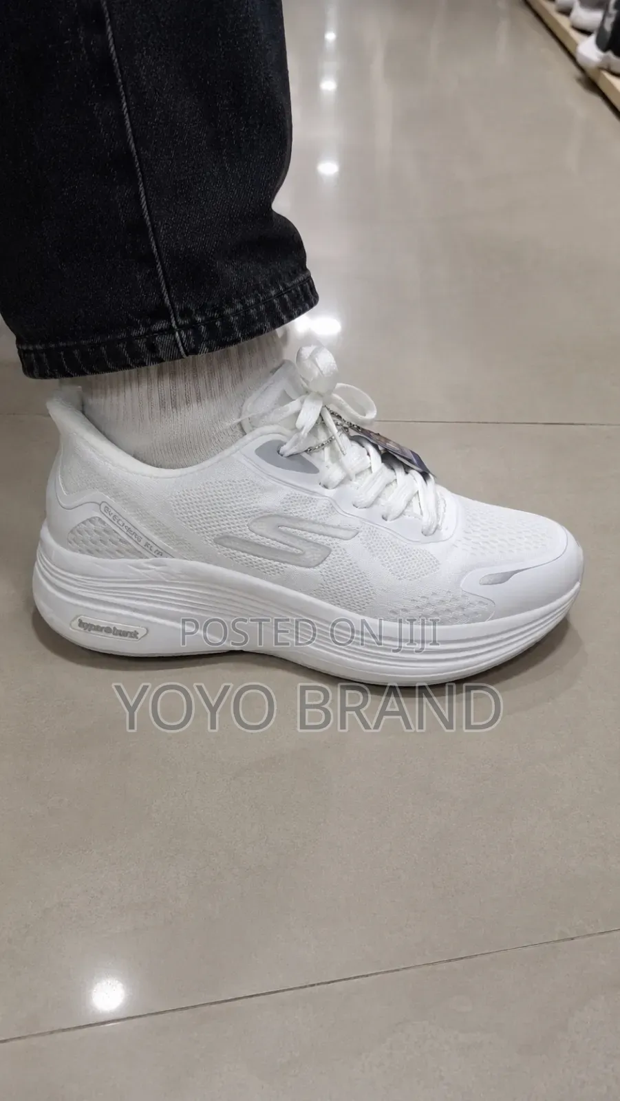 Skechers Max Cushioning Elite White "Hyper Burst"