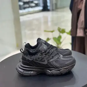 #Nike Skate Dama "Triple Black "Fashion Sneaker
