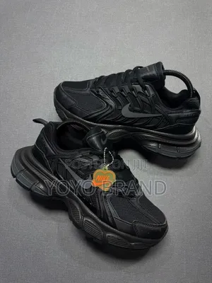 #Nike Skate Dama "Triple Black "Fashion Sneaker