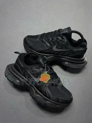#Nike Skate Dama "Triple Black "Fashion Sneaker