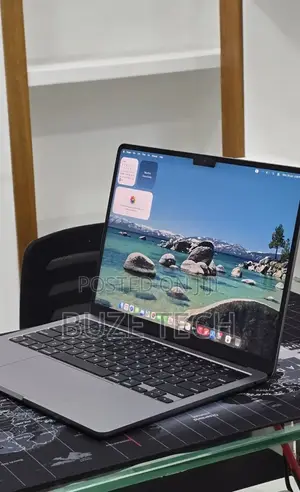 New Laptop Apple MacBook Air 2022 M2 16GB Apple M2 SSD 256GB