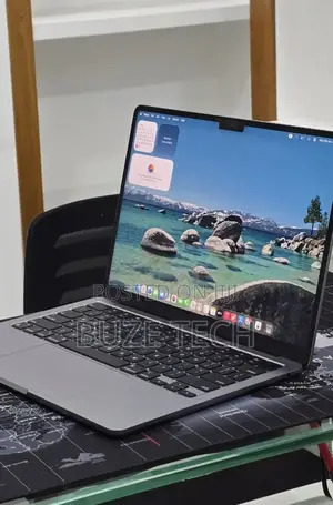 New Laptop Apple MacBook Air 2022 M2 16GB Apple M2 SSD 256GB