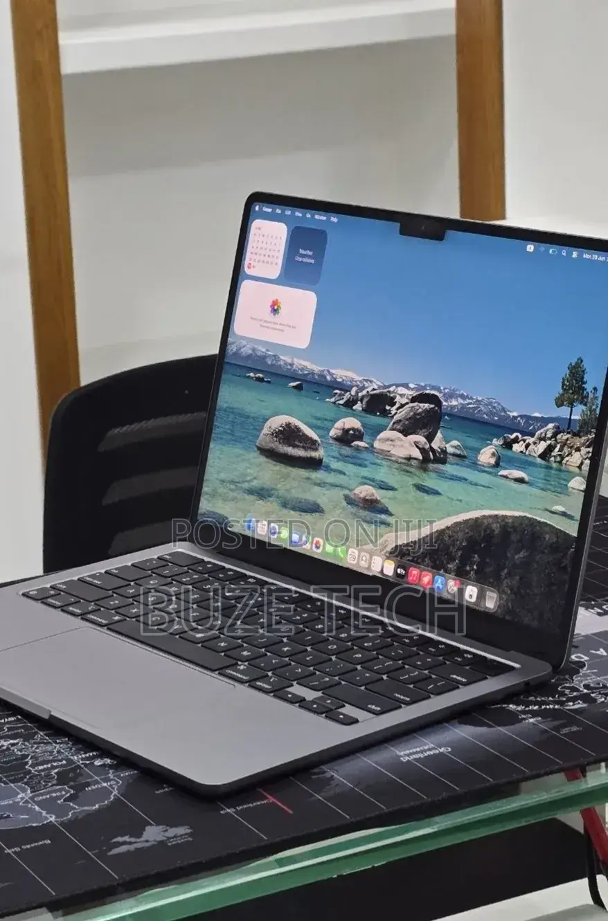 New Laptop Apple MacBook Air 2022 M2 16GB Apple M2 SSD 256GB