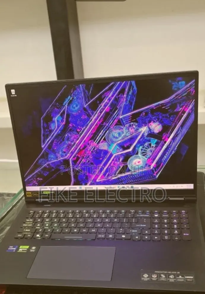 New Laptop Acer Predator Helios 18 PH18-71 32GB Intel Core i9 SSD 1T