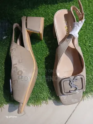 የሴት Brand Shoes