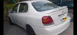 Toyota Platz 2005 Ivory
