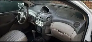 Toyota Platz 2005 Ivory