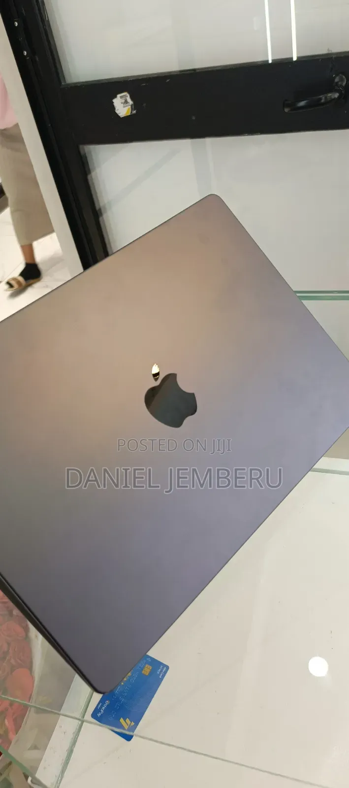 New Laptop Apple MacBook Pro 2024 M3 18GB Apple M3 Pro SSD 512GB