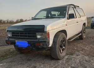 Nissan Terrano 1987 White
