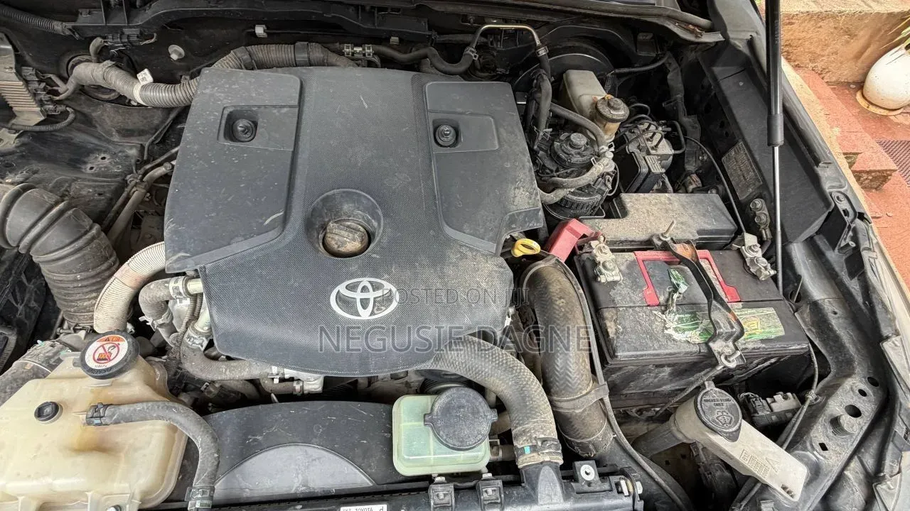 Toyota Hilux 2022 Silver