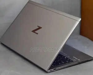 New Laptop HP ZBook Firefly G8 16GB Intel Core i5 SSD 512GB