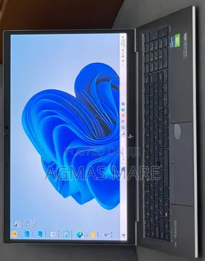New Laptop HP ZBook Firefly G8 16GB Intel Core i5 SSD 512GB