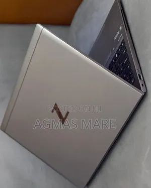 New Laptop HP ZBook Firefly G8 16GB Intel Core i5 SSD 512GB