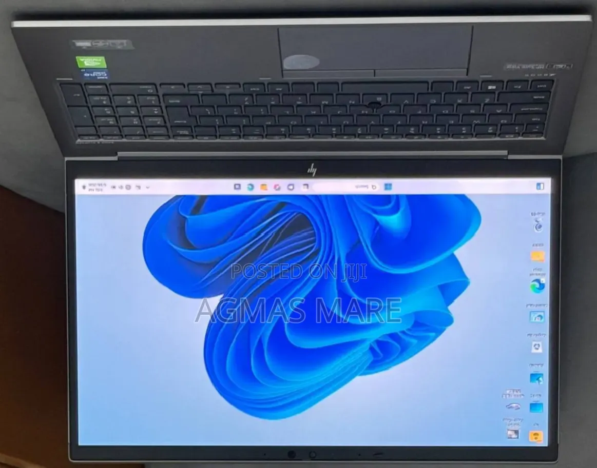 New Laptop HP ZBook Firefly G8 16GB Intel Core i5 SSD 512GB