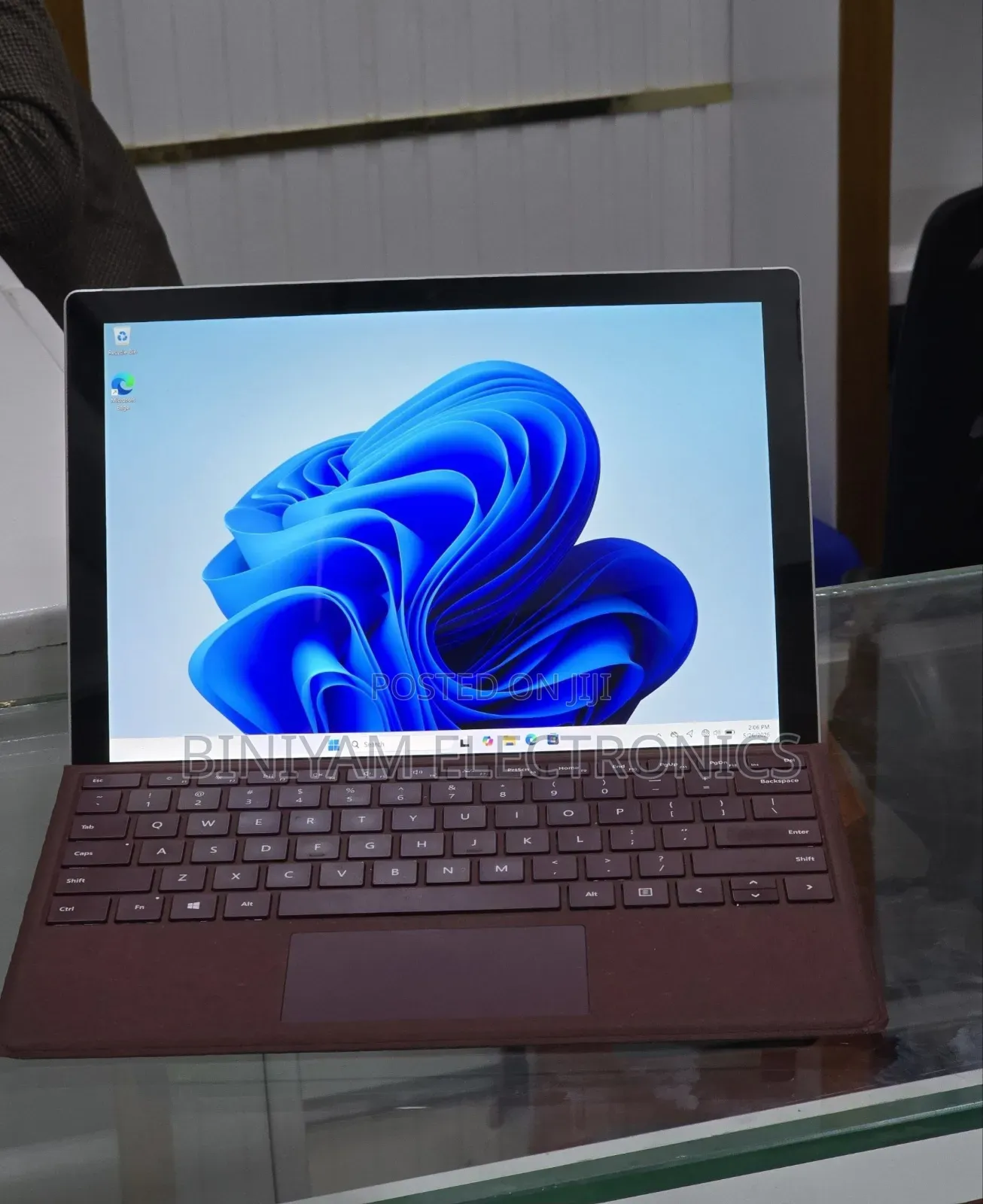 New Laptop Microsoft Surface Pro 6 8GB Intel Core i5 SSD 128GB
