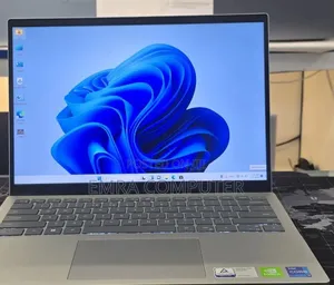 New Laptop Dell 16GB Intel Core i7 SSD 512GB